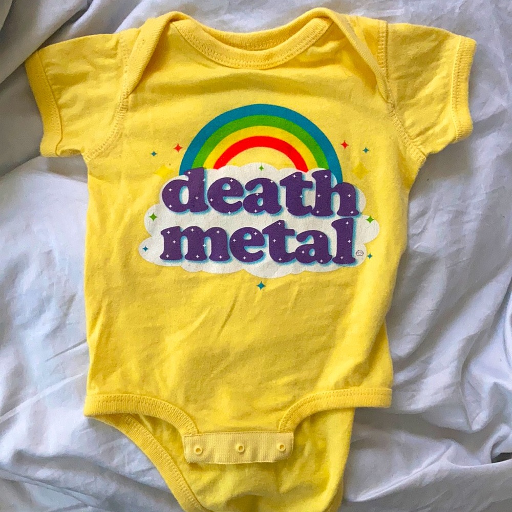 Baby onesie short sleeved yellow rainbow